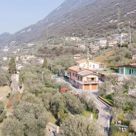 Ceccherini Rosa-viola Casa de Férias Malcesine